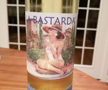 Image of a bottle of 2017 La Bastarda Pinot Grigio