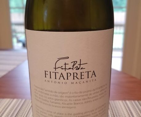 Image of a bottle of 2018 Fitapreta Branco