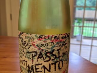 Image of a bottle of 2018 Pasqua Romeo & Juliet Passione Sentimento Bianco