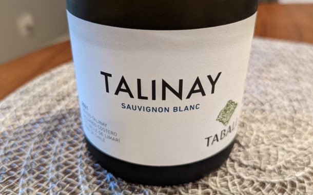 PXL_20220615_215418469 Image of a bottle of 2021 Tabali Talinay Sauvignon Blanc