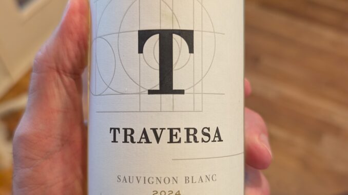 Image of a bottle of 2024 Familia Traversa Sauvignon Blanc